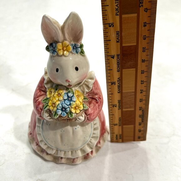 Bunny Rabbit Porcelain Figurine VINTAGE - Picture 4 of 4